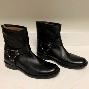 FRYE philip harness  leather boots . Excellent condition. Worn 2x